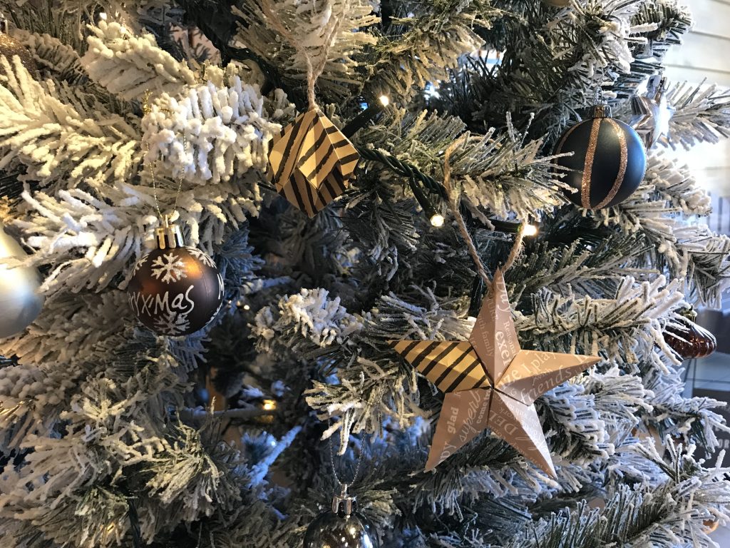 クリスマスツリーの飾り付けをしました ヘリテージホーム
